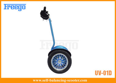 Le scooter de équilibrage d'individu électrique de 2 roues tiennent le transporteur personnel