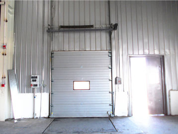 Portes sectionnelles industrielles extérieures en acier galvanisé Vitesse d'ouverture 1,0 m/s