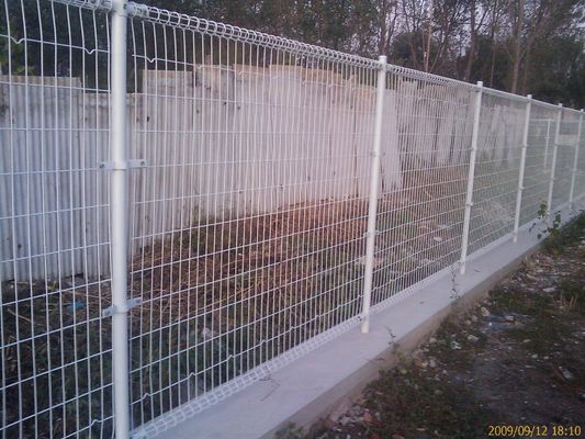 Premier plan idyllique galvanisé adapté aux besoins du client de barrière de barrière de recouvrement en acier de double 3,0 - 6.0mm